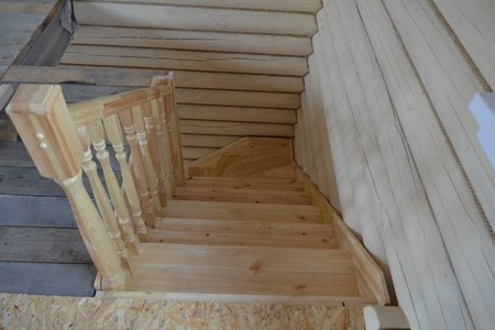 Монтаж деревянной лестницы, Новосибирск (Академгородок) (Фото 5)
